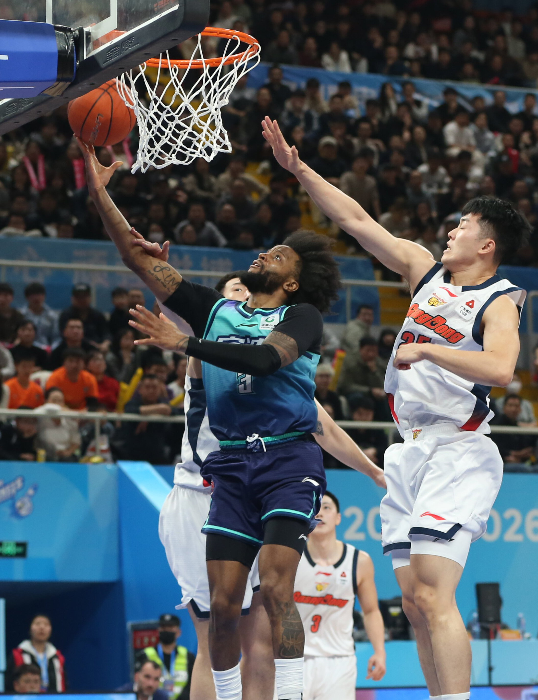 开云体育-欧超杯皇马对法兰克福